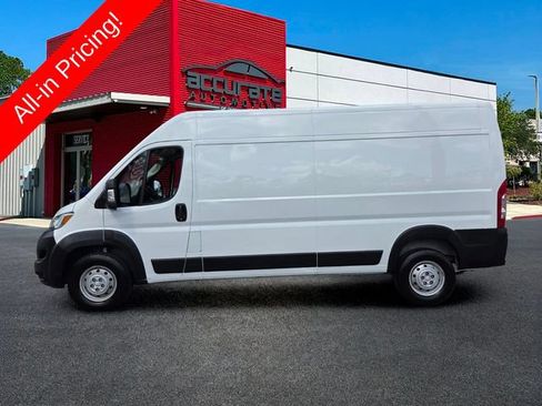 Used 2023 RAM ProMaster 2500 FWD image 2