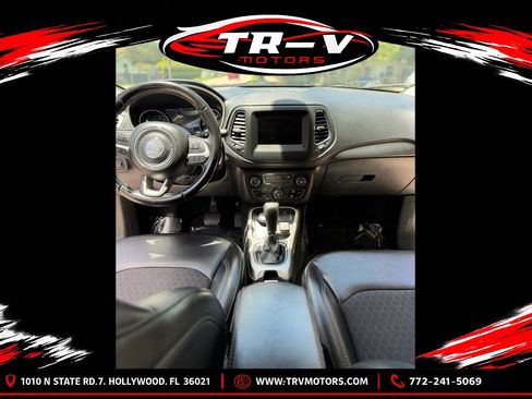 Used 2019 Jeep Compass Latitude AWD/4WD image 16