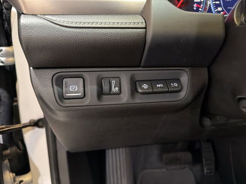 Used 2021 GMC Acadia Denali image 16