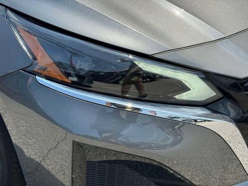 Certified 2025 Nissan Altima 2.5 SL FWD image 9