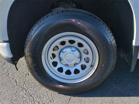 Used 2022 Chevrolet Silverado 1500 Custom image 10