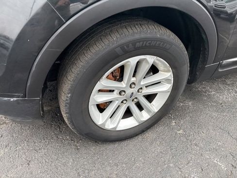 Used 2013 Ford Explorer XLT image 3