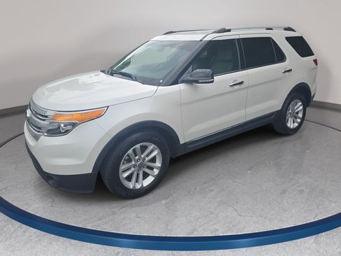 Used 2011 Ford Explorer XLT w/ 202A Rapid Spec Order Code FWD image 1
