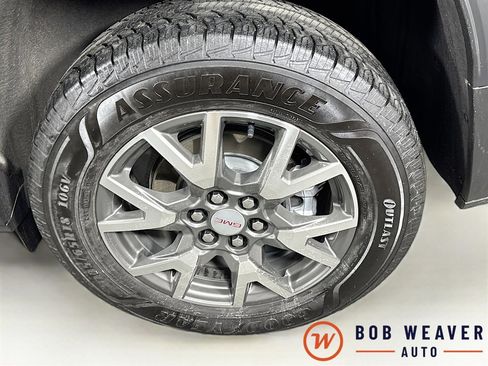 Certified 2023 GMC Acadia SLE w/ Driver Convenience Package image 32