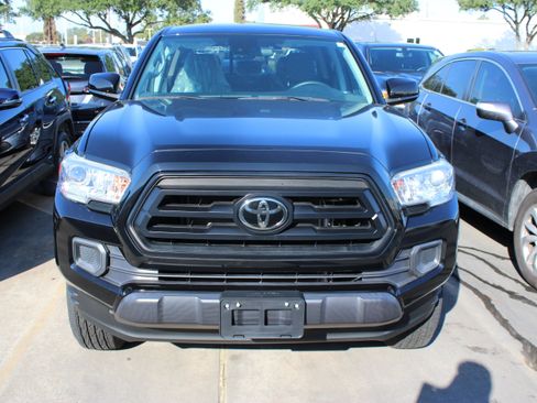Used 2023 Toyota Tacoma SR AWD/4WD image 3