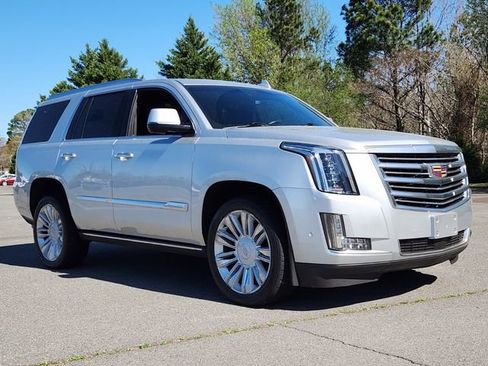 Used 2019 Cadillac Escalade Platinum RWD image 7