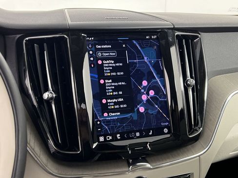 Used 2023 Volvo XC60 B5 Plus w/ Climate Package image 20