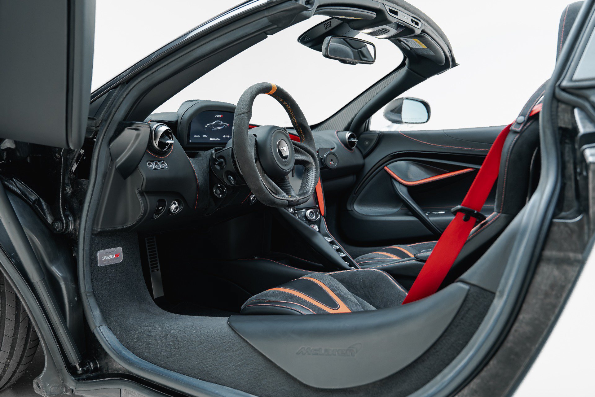 Used 2021 McLaren 720S Performance RWD image 3