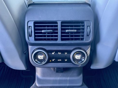 Certified 2026 Land Rover Range Rover Velar Dynamic SE AWD/4WD image 26