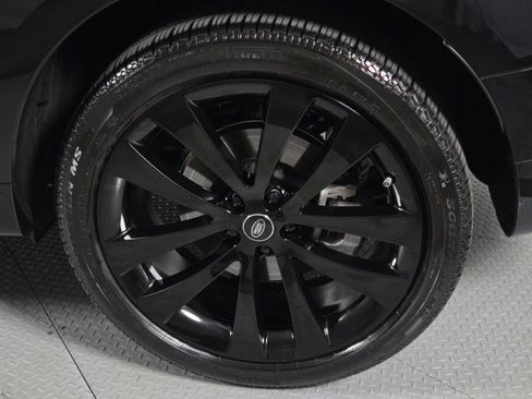 Used 2025 Land Rover Range Rover Sport Dynamic SE AWD/4WD image 10