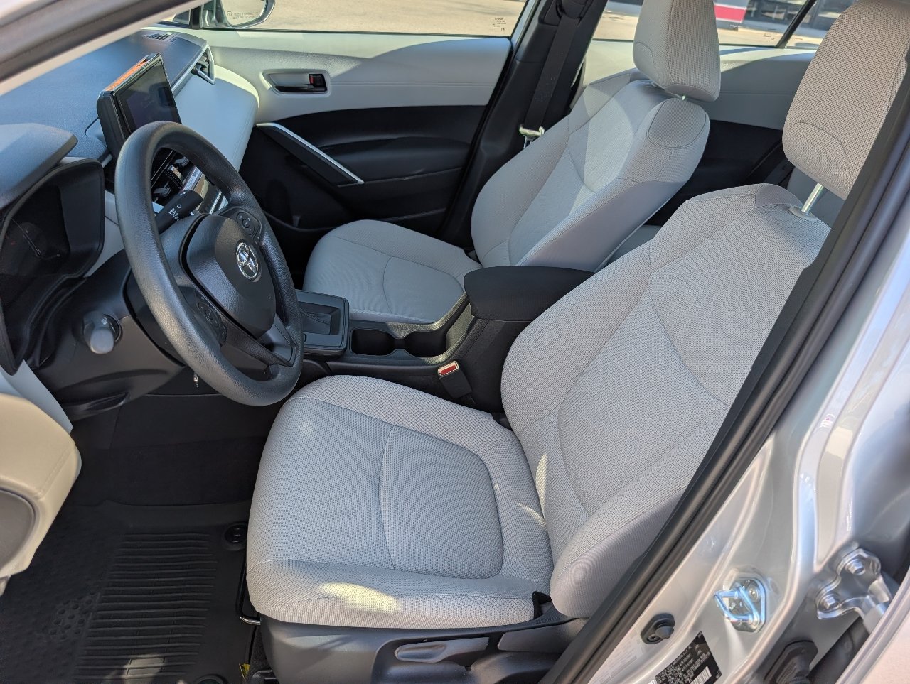 Used 2026 Toyota Corolla Cross L FWD image 2
