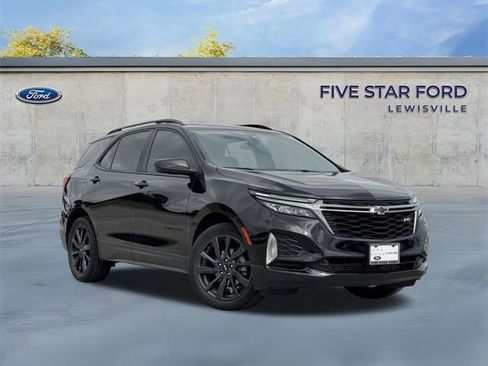 Used 2023 Chevrolet Equinox RS image 2