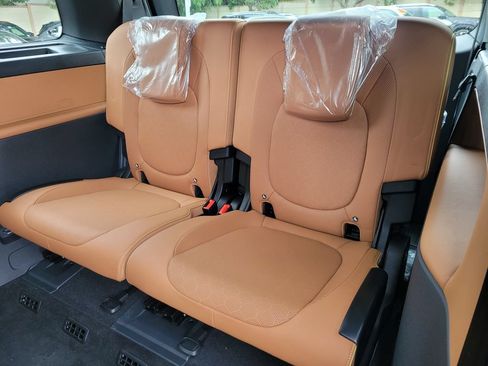 New 2025 Volkswagen ID. Buzz Pro S RWD image 8