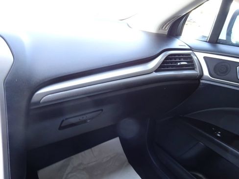 Used 2017 Ford Fusion SE w/ Fusion SE Technology Package FWD image 28