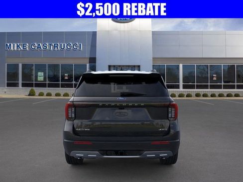 New 2026 Ford Explorer Active w/ Active Comfort Package image 5