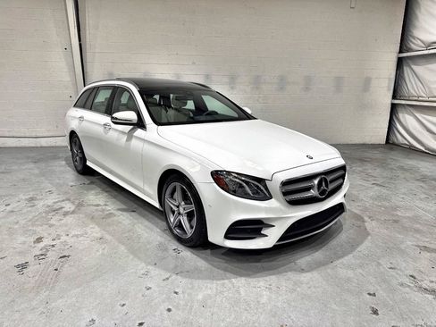 Used 2017 Mercedes-Benz E 400 4MATIC Wagon image 3