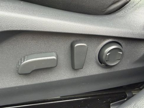 Used 2024 Subaru Outback Premium image 19