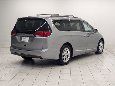 Used 2020 Chrysler Pacifica Limited image 7