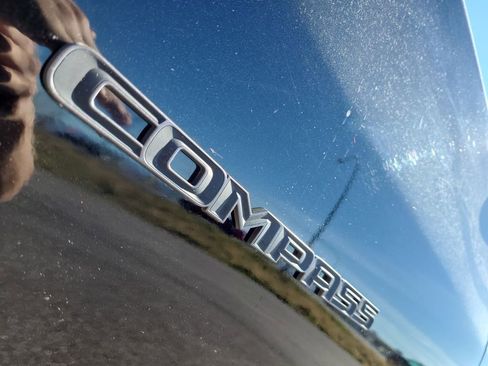 Used 2025 Jeep Compass Trailhawk image 18