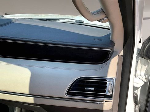 Used 2022 Lincoln Navigator Reserve AWD/4WD image 16