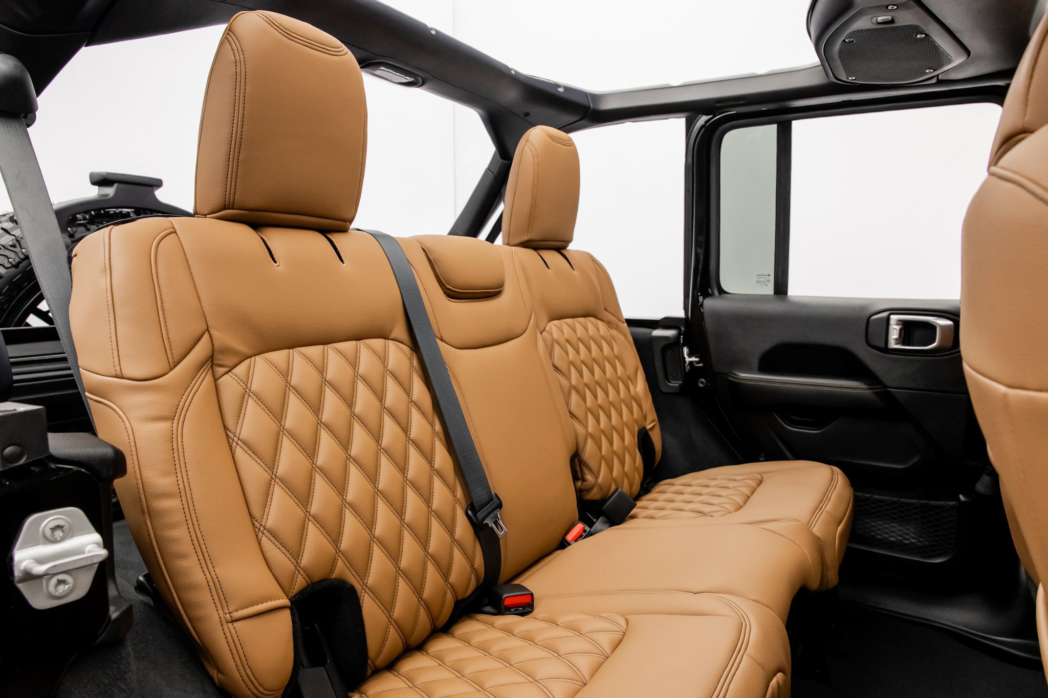 Used 2026 Jeep Wrangler Unlimited Sahara AWD/4WD image 32