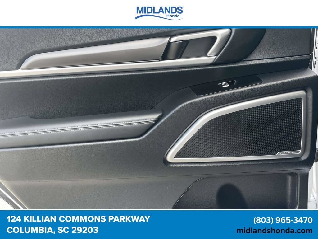 Used 2025 Kia Telluride S FWD image 14