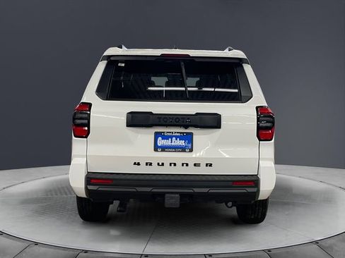 Used 2025 Toyota 4Runner SR5 AWD/4WD image 4