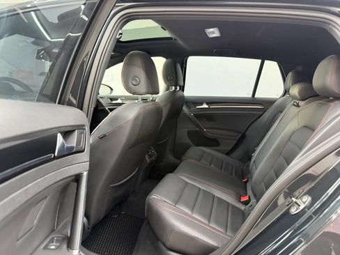 Used 2015 Volkswagen Golf 4-Door FWD image 19