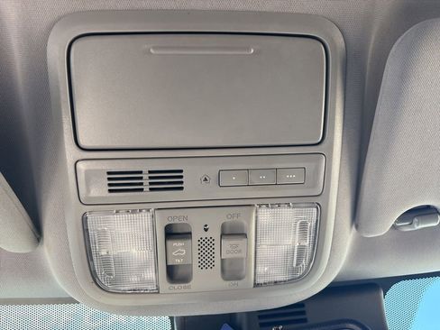 Used 2018 Honda Pilot Touring image 13