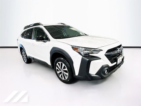 Used 2025 Subaru Outback Premium AWD/4WD image 3