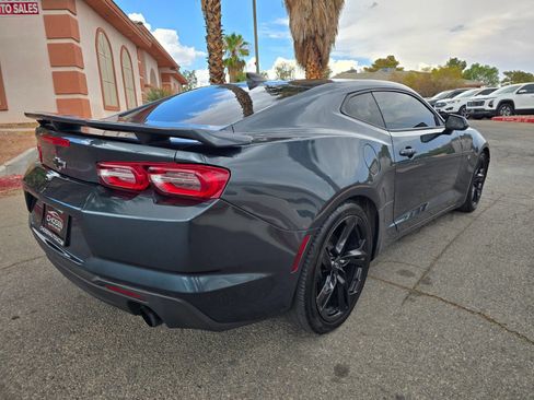 Used 2021 Chevrolet Camaro LT RWD image 7