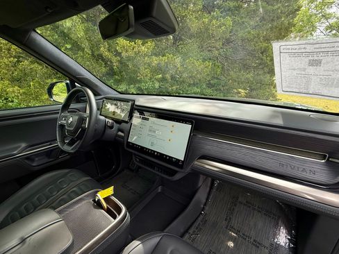 Used 2024 Rivian R1T Adventure AWD/4WD image 14
