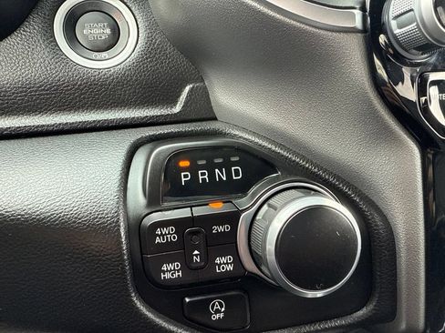 Used 2024 RAM 1500 Big Horn AWD/4WD image 35