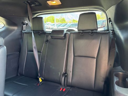 Used 2025 Toyota Highlander XSE AWD/4WD image 31