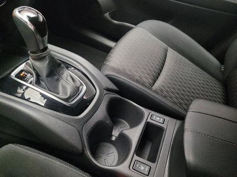 Used 2020 Nissan Rogue SV AWD/4WD image 26