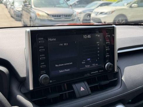 Used 2021 Toyota RAV4 XLE w/ Convenience Package FWD image 23