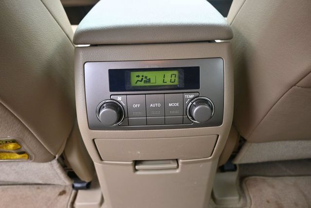 Used 2009 Toyota Highlander Limited w/ Extra Value Pkg 8 FWD image 25
