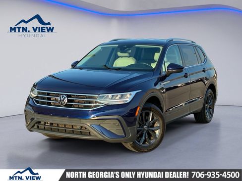 Used 2023 Volkswagen Tiguan SE AWD/4WD image 1