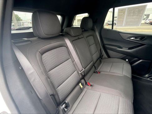 Used 2026 Chevrolet Equinox LT FWD image 24
