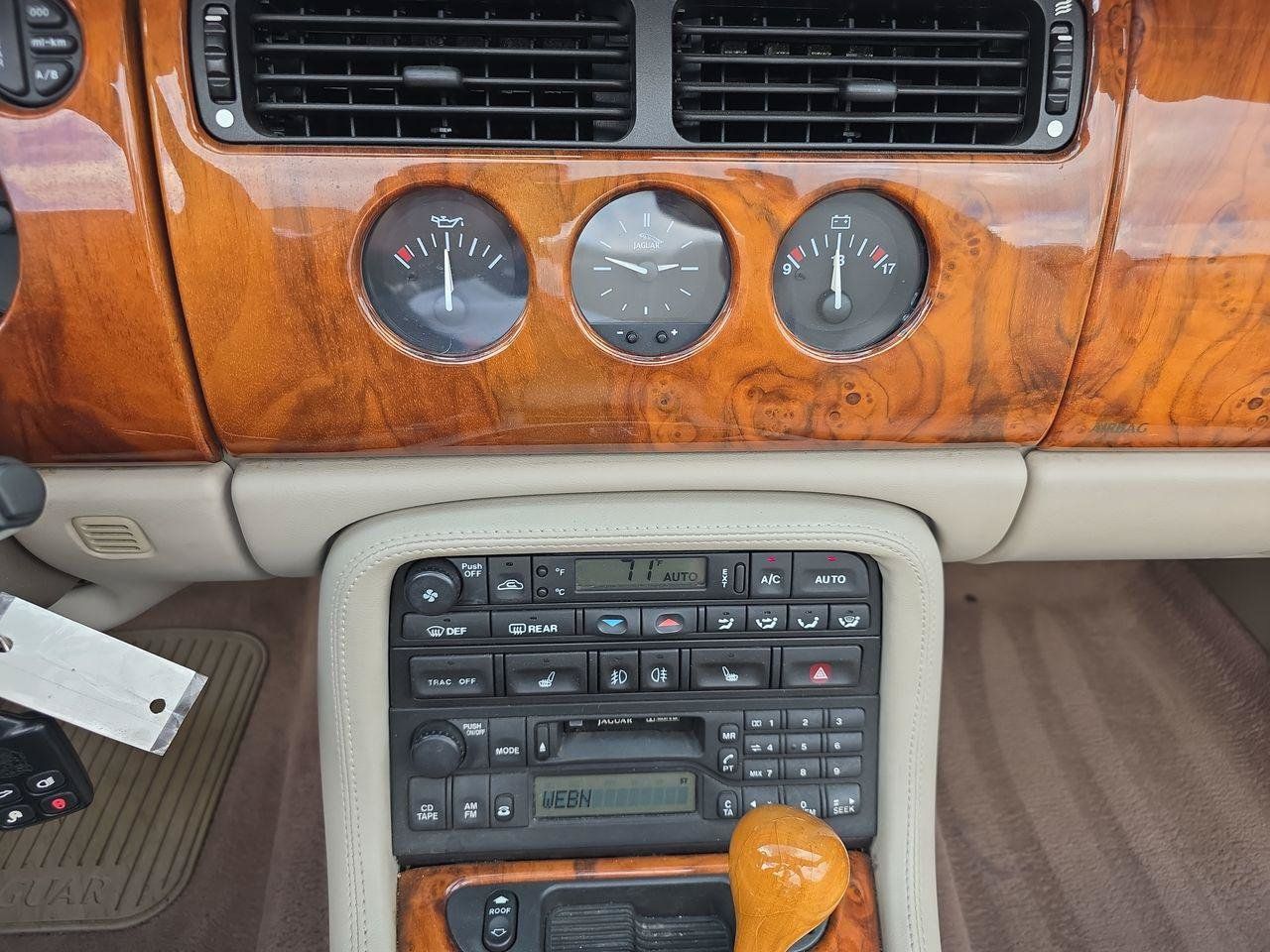 Used 2000 Jaguar XK8 Convertible RWD image 9
