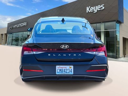 Used 2024 Hyundai Elantra SEL FWD image 6