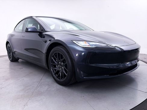 Used 2024 Tesla Model 3 Standard Range RWD image 9