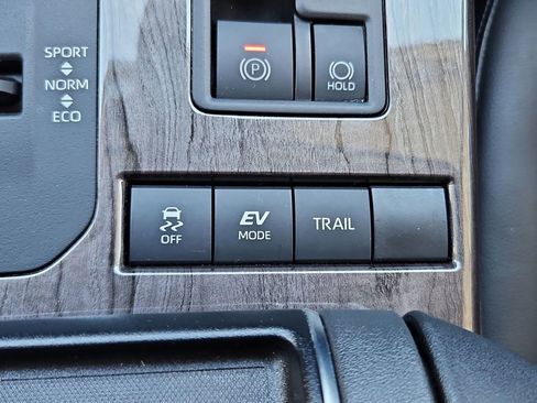 Used 2021 Toyota Highlander Limited image 23