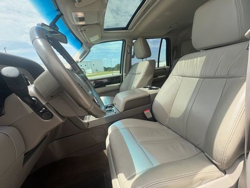 Used 2015 Lincoln Navigator 4WD image 27