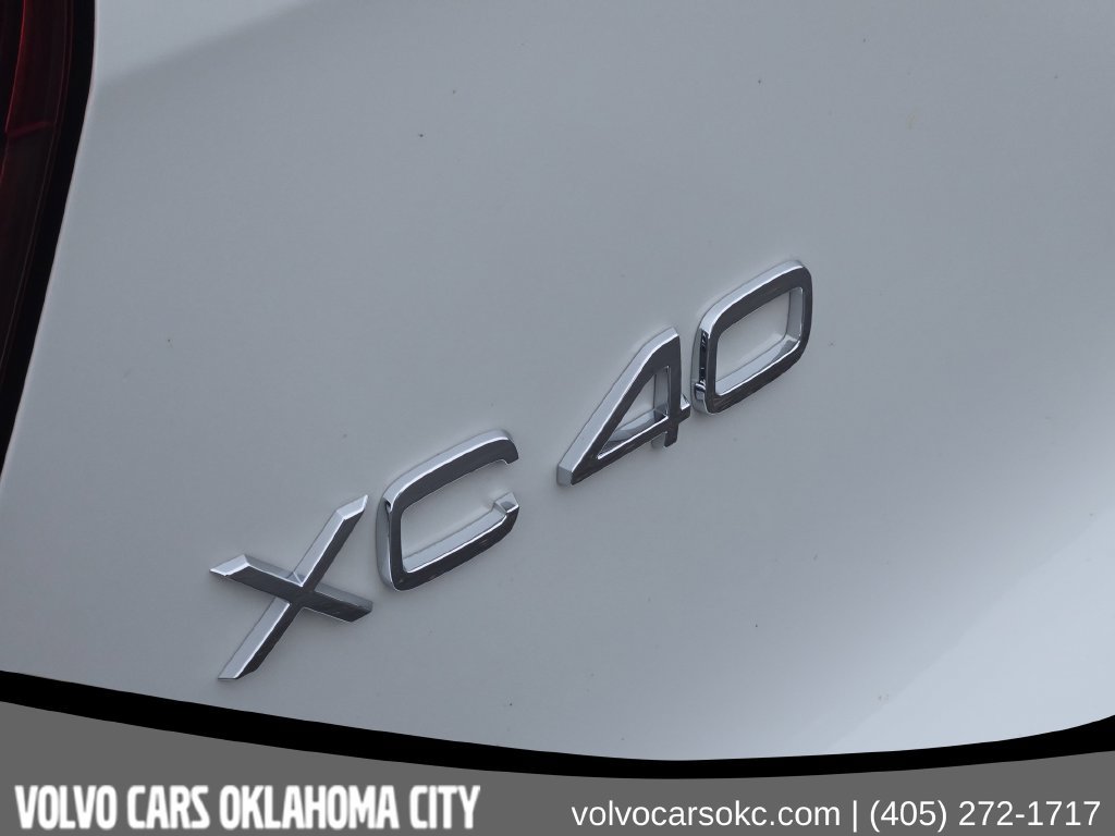 Certified 2023 Volvo XC40 B5 Plus w/ Protection Package Premier AWD/4WD image 11