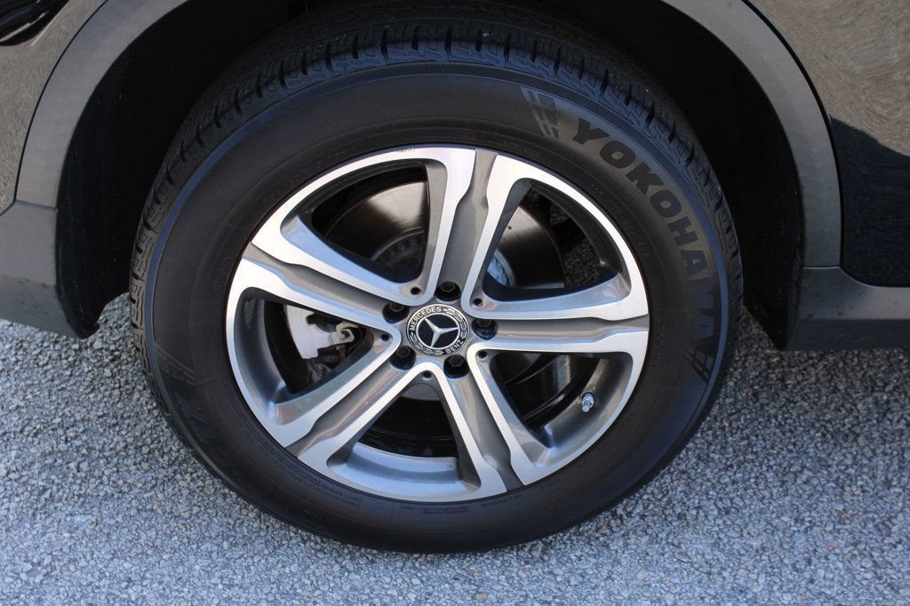 Used 2019 Mercedes-Benz GLC 300 4MATIC image 34