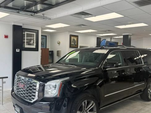 Used 2019 GMC Yukon XL Denali w/ Denali Ultimate Package AWD/4WD image 2