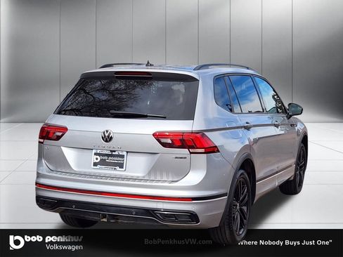 Used 2022 Volkswagen Tiguan SE R-Line image 24