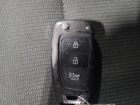 Used 2020 Hyundai Venue SEL FWD image 32
