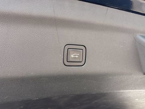 Used 2024 Chevrolet Tahoe LT AWD/4WD image 34